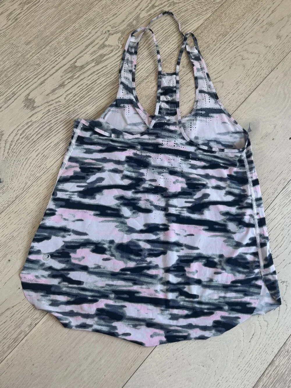 LOT Lululemon Workout Tops xx3  sz 6